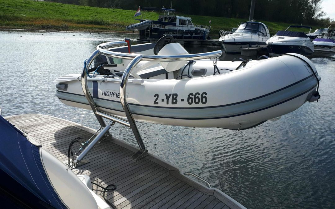 Sea Ray 455 voor Highfield Lathum