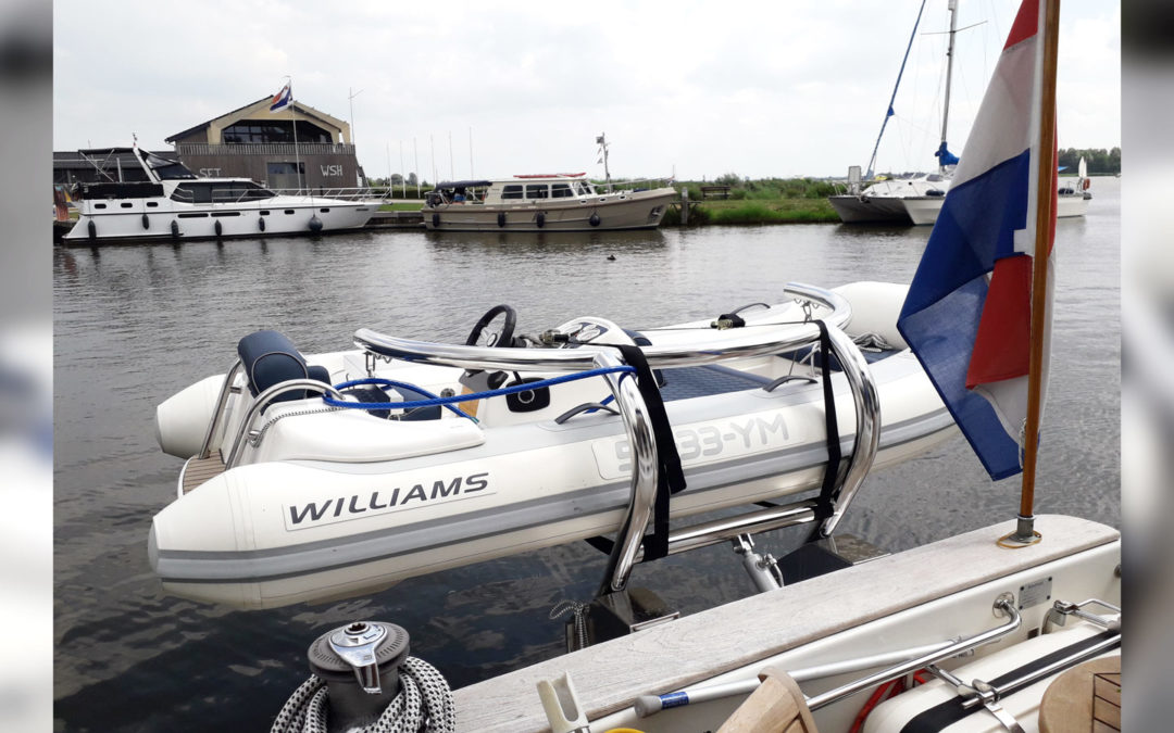 Beneteau Antares 13.80 voor Williams Jet tender in Elburg