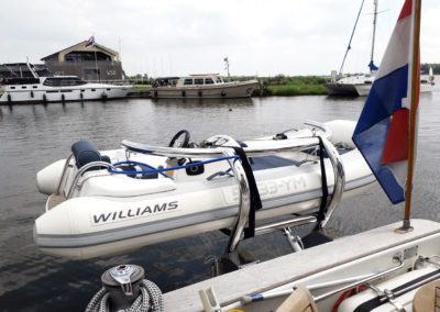 Beneteau Antares 13.80 voor Williams Jet tender in Elburg