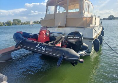 Linssen GS 40.9 AC voor Brig Falcon 400 HL